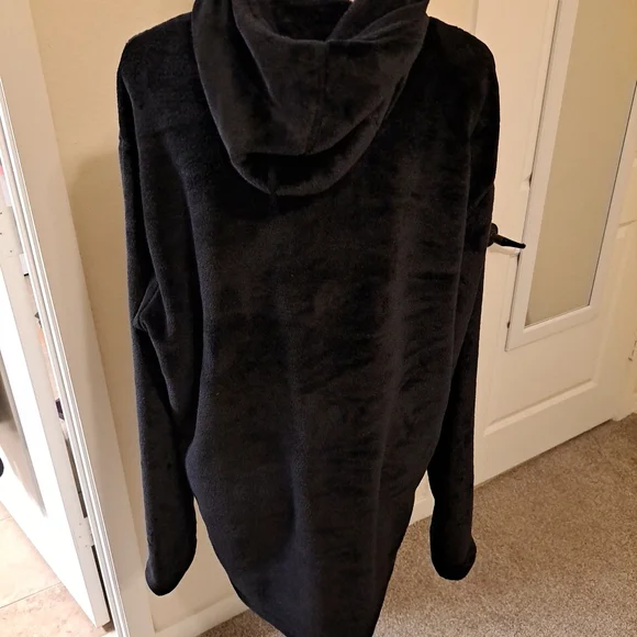 Ugg Hooded Pullover Top Furry Black XL EUC - Picture 6 of 8
